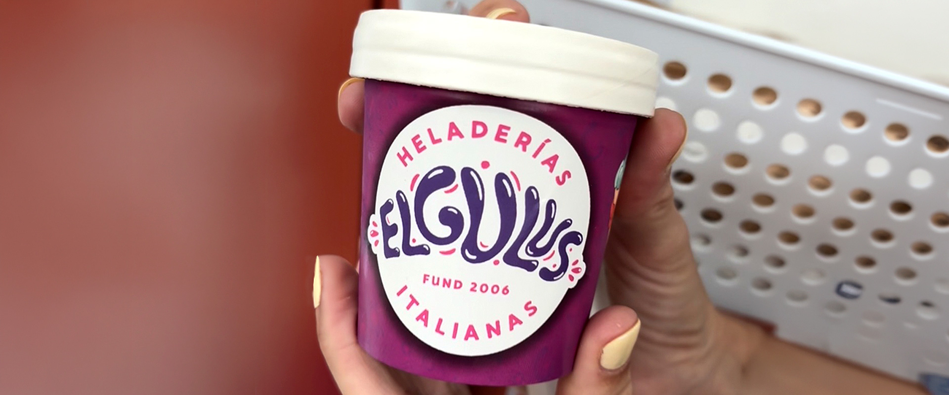 Puerta Europa estrena la primera máquina expendedora de helados de ElGulus